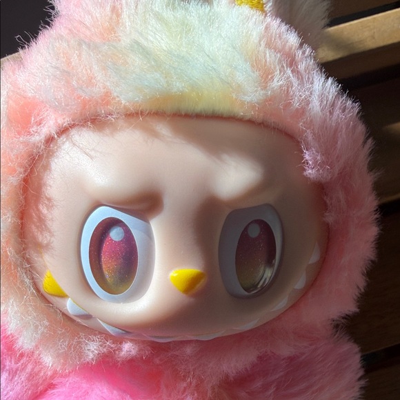 Pop Mart Labubu Vinyl Plush Pendant from the "Big Into Energy" - Picture 9 of 9